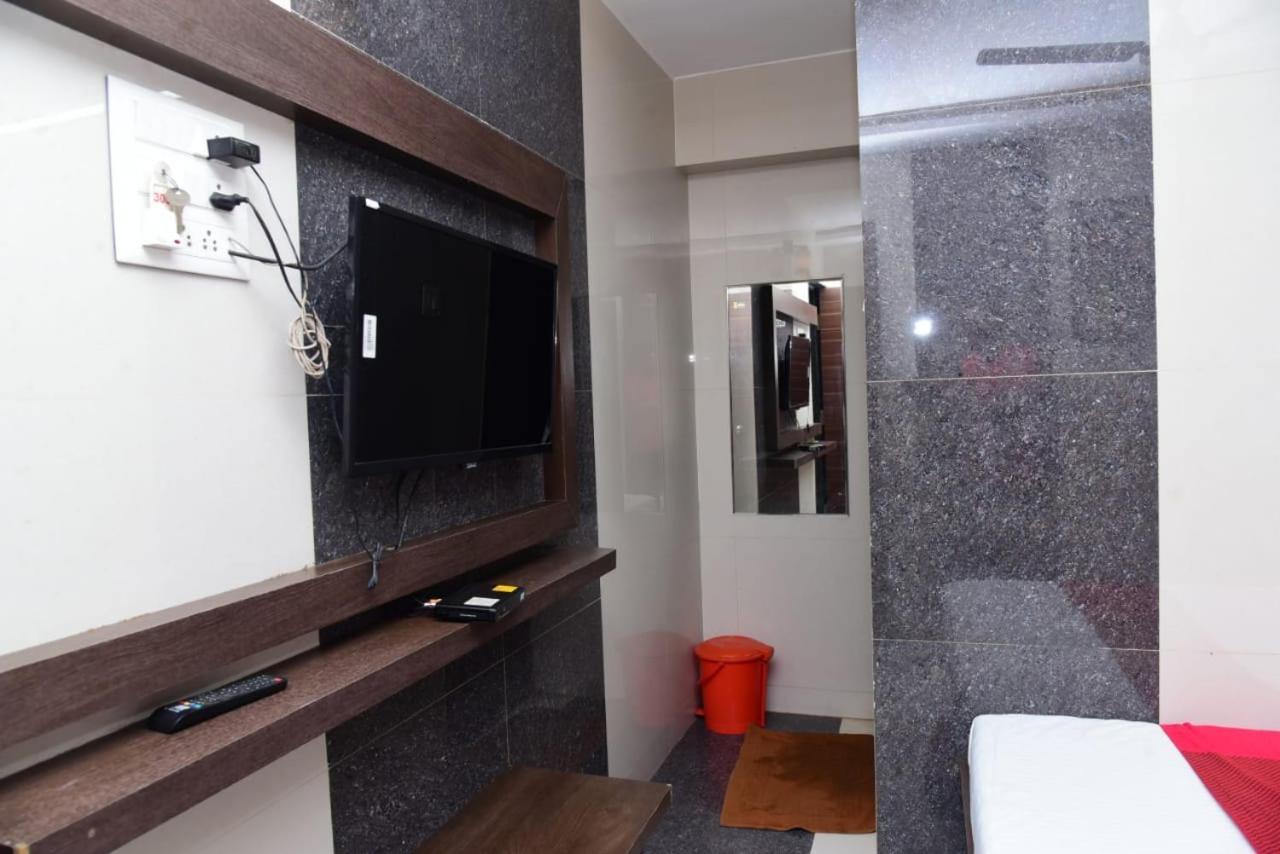 Nivant Lodge Szolápur Kültér fotó